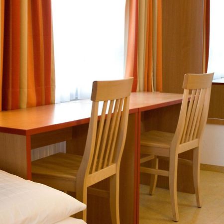 Ausbildungshotel St. Theresia ミュンヘン エクステリア 写真