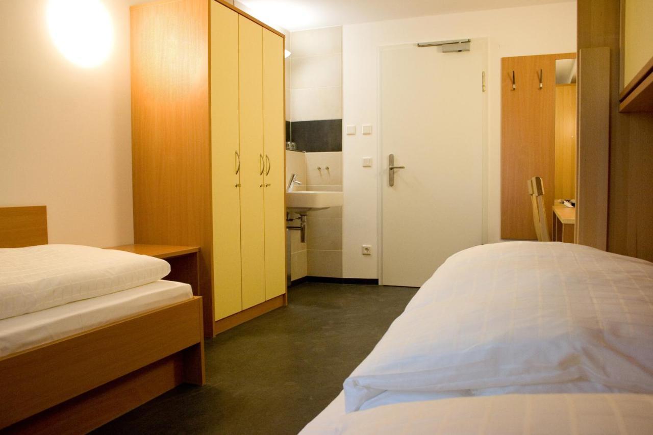 Ausbildungshotel St. Theresia ミュンヘン エクステリア 写真