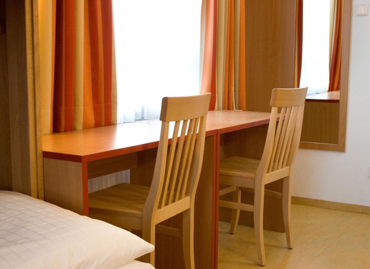 Ausbildungshotel St. Theresia ミュンヘン エクステリア 写真