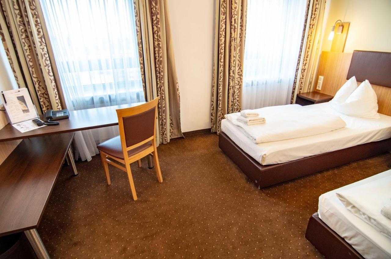 Ausbildungshotel St. Theresia ミュンヘン エクステリア 写真
