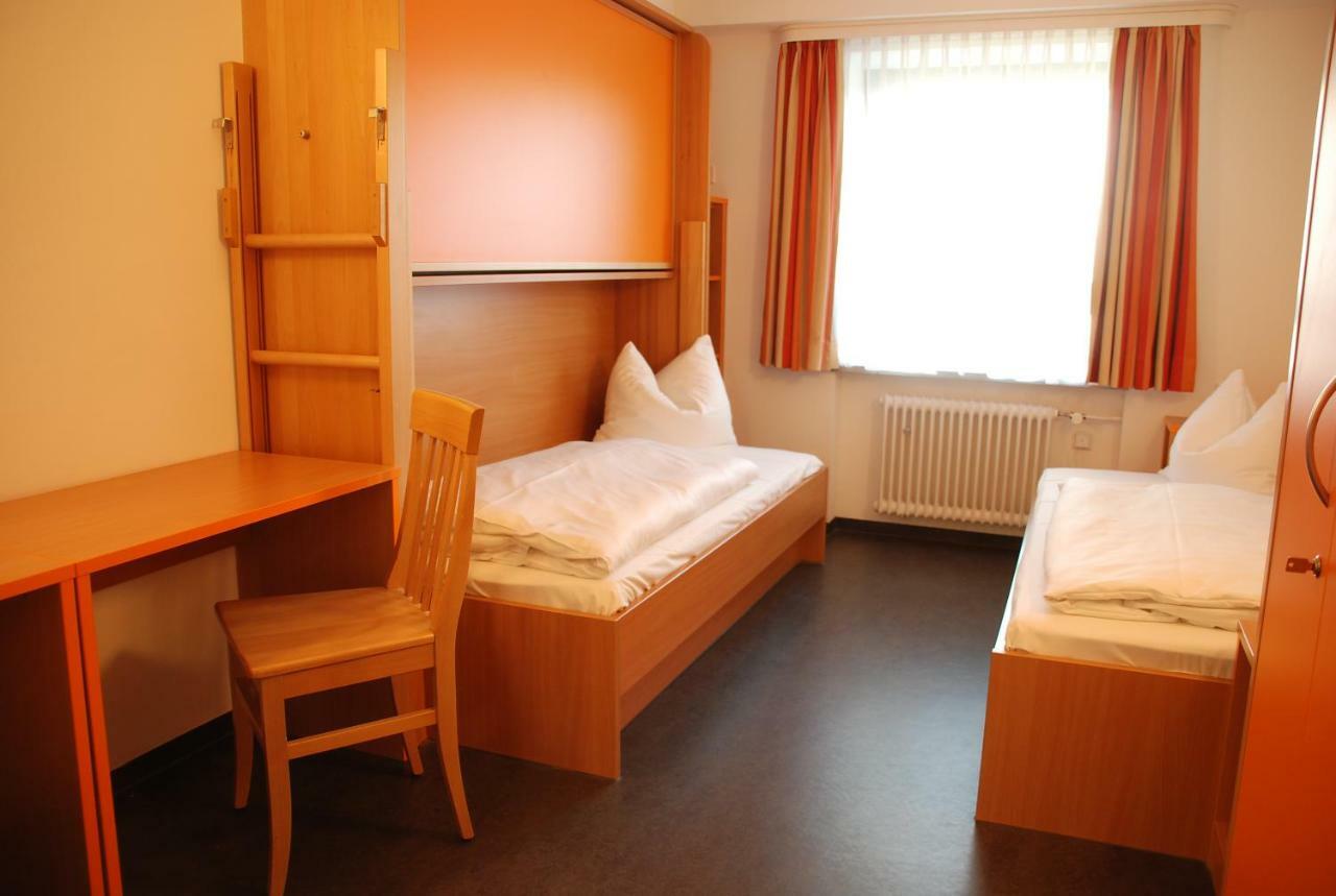 Ausbildungshotel St. Theresia ミュンヘン エクステリア 写真
